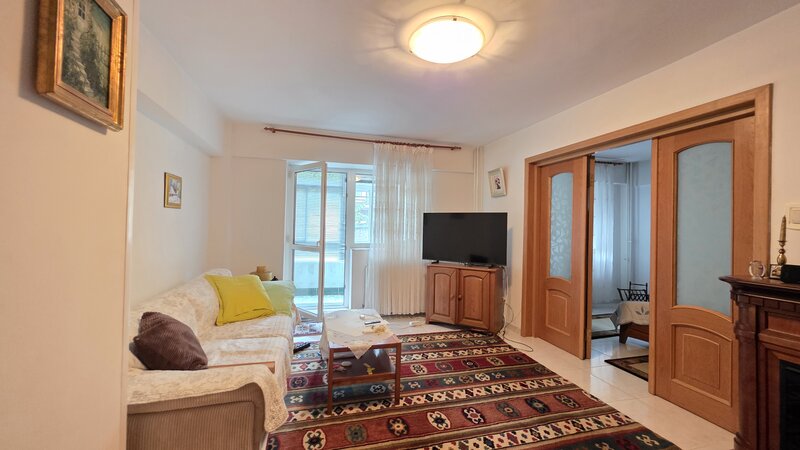 Sinaia Trei camere, 87 mp, complex privat, parcare, boxa