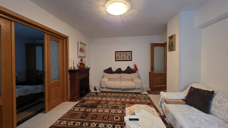 Sinaia Trei camere, 87 mp, complex privat, parcare, boxa