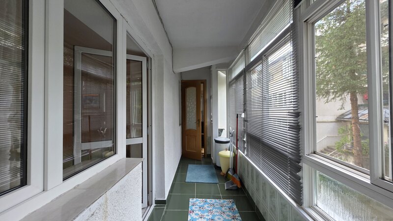 Sinaia Trei camere, 87 mp, complex privat, parcare, boxa
